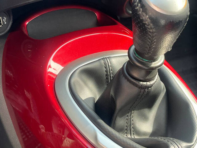 Белый Ниссан Жук, объемом двигателя 1.5 л и пробегом 151 тыс. км за 11000 $, фото 10 на Automoto.ua