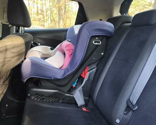 Белый Ниссан Жук, объемом двигателя 1.6 л и пробегом 170 тыс. км за 8900 $, фото 13 на Automoto.ua