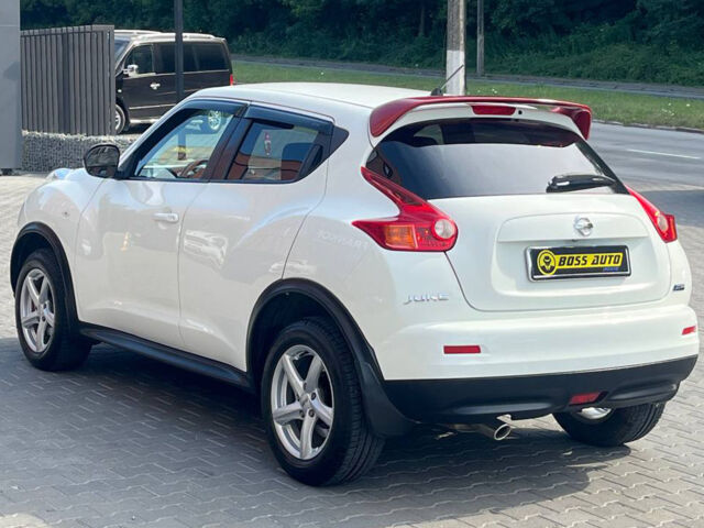 Белый Ниссан Жук, объемом двигателя 1.5 л и пробегом 151 тыс. км за 11000 $, фото 3 на Automoto.ua