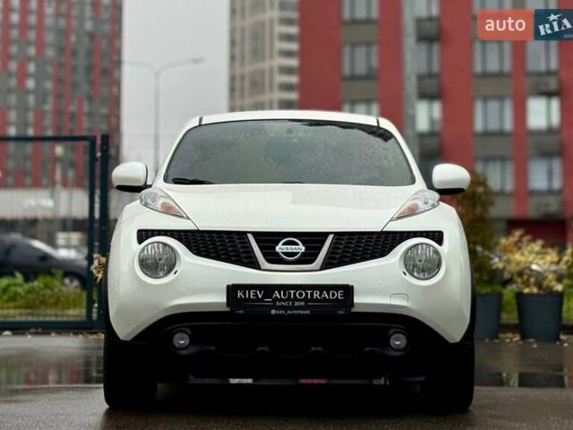 Белый Ниссан Жук, объемом двигателя 1.6 л и пробегом 175 тыс. км за 9500 $, фото 2 на Automoto.ua