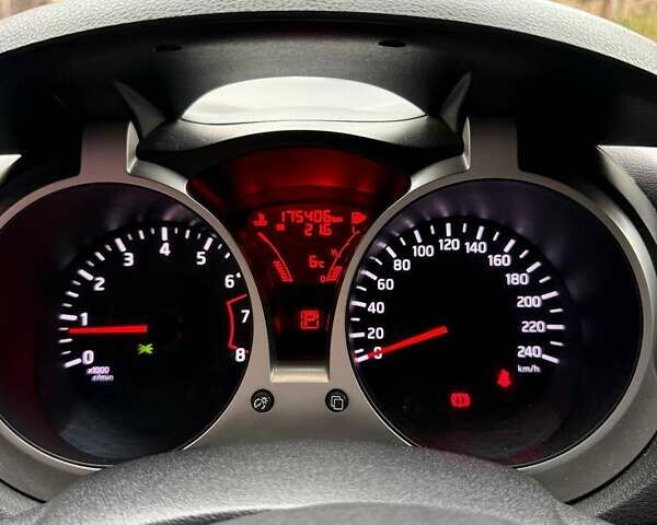 Белый Ниссан Жук, объемом двигателя 1.6 л и пробегом 175 тыс. км за 9500 $, фото 2 на Automoto.ua