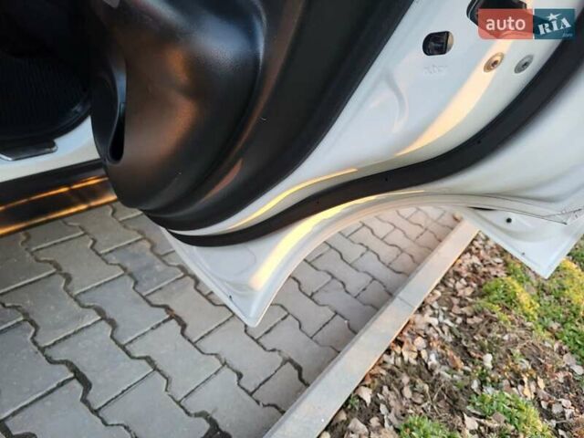 Белый Ниссан Жук, объемом двигателя 1.62 л и пробегом 188 тыс. км за 10500 $, фото 50 на Automoto.ua