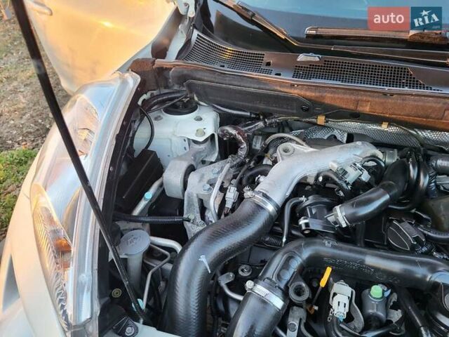 Белый Ниссан Жук, объемом двигателя 1.62 л и пробегом 188 тыс. км за 10500 $, фото 80 на Automoto.ua