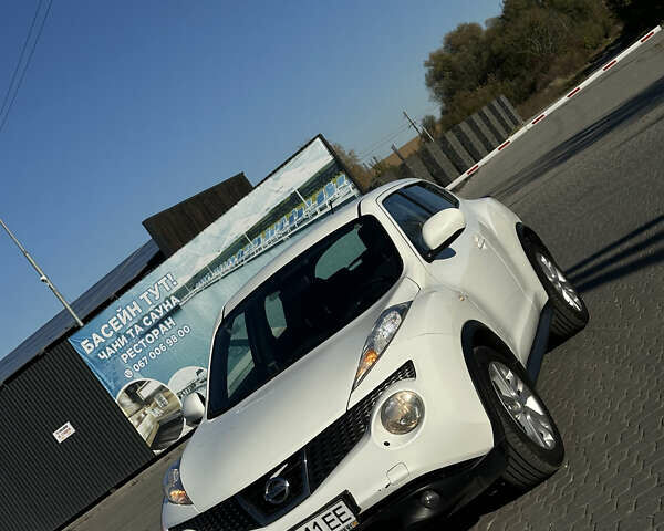 Белый Ниссан Жук, объемом двигателя 1.6 л и пробегом 190 тыс. км за 8500 $, фото 17 на Automoto.ua