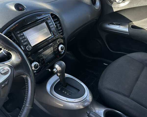 Белый Ниссан Жук, объемом двигателя 1.6 л и пробегом 190 тыс. км за 8500 $, фото 14 на Automoto.ua