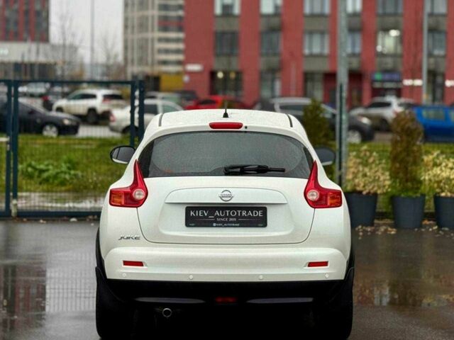 Белый Ниссан Жук, объемом двигателя 1.6 л и пробегом 175 тыс. км за 9500 $, фото 3 на Automoto.ua