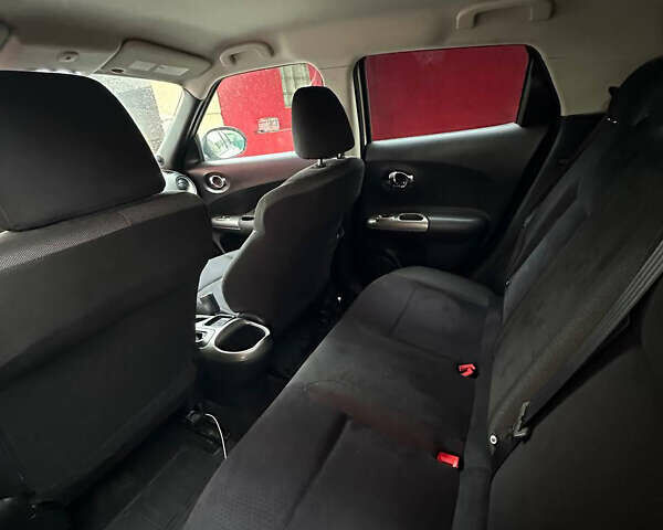 Белый Ниссан Жук, объемом двигателя 1.6 л и пробегом 136 тыс. км за 10500 $, фото 10 на Automoto.ua