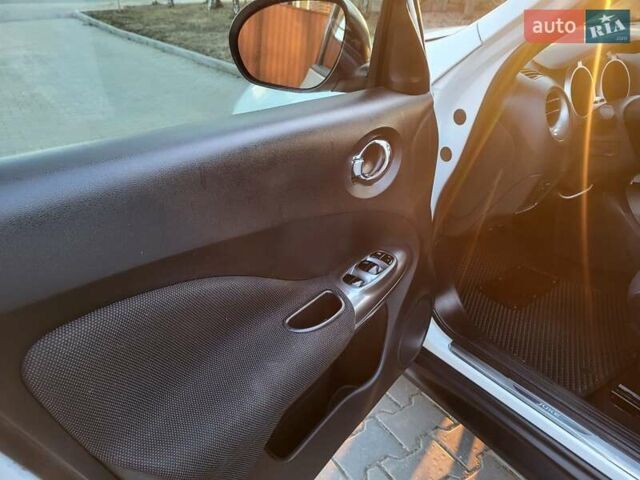 Белый Ниссан Жук, объемом двигателя 1.62 л и пробегом 188 тыс. км за 10500 $, фото 61 на Automoto.ua