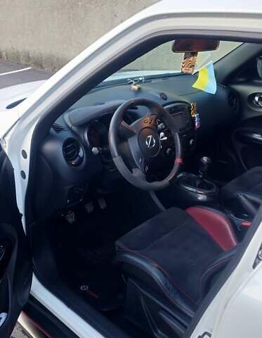 Білий Ніссан Жук, об'ємом двигуна 1.62 л та пробігом 212 тис. км за 10000 $, фото 5 на Automoto.ua