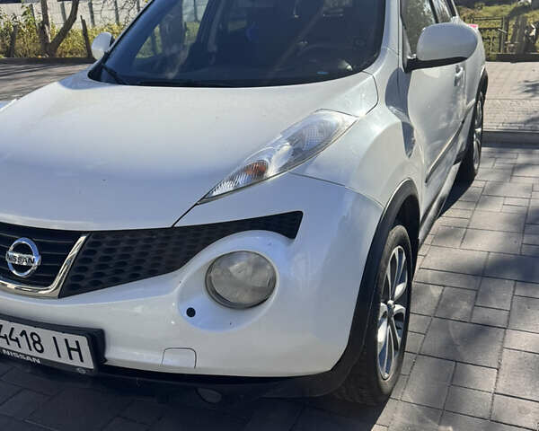 Белый Ниссан Жук, объемом двигателя 1.6 л и пробегом 158 тыс. км за 10500 $, фото 1 на Automoto.ua