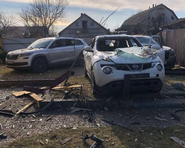 Білий Ніссан Жук, об'ємом двигуна 1.6 л та пробігом 90 тис. км за 10000 $, фото 2 на Automoto.ua