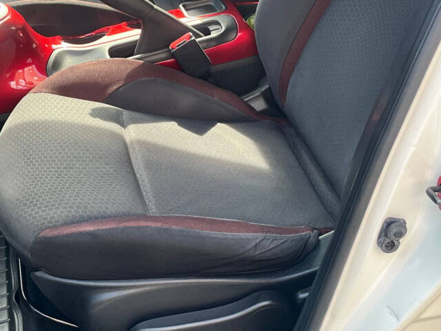 Белый Ниссан Жук, объемом двигателя 1.5 л и пробегом 151 тыс. км за 11000 $, фото 8 на Automoto.ua