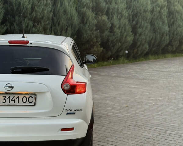 Белый Ниссан Жук, объемом двигателя 1.6 л и пробегом 137 тыс. км за 9600 $, фото 10 на Automoto.ua