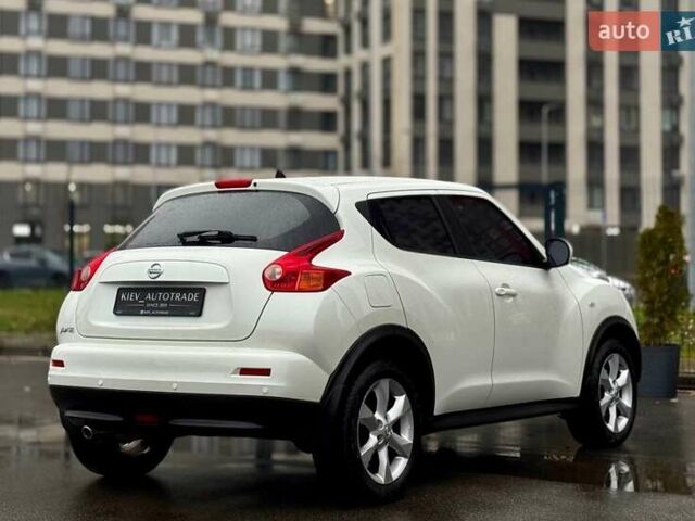 Белый Ниссан Жук, объемом двигателя 1.6 л и пробегом 175 тыс. км за 9500 $, фото 12 на Automoto.ua