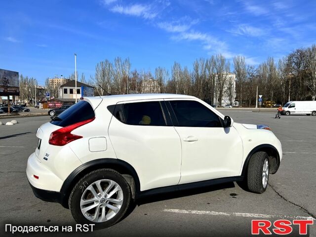 Белый Ниссан Жук, объемом двигателя 1.6 л и пробегом 140 тыс. км за 10500 $, фото 7 на Automoto.ua