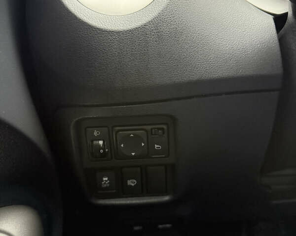 Белый Ниссан Жук, объемом двигателя 1.6 л и пробегом 106 тыс. км за 10400 $, фото 18 на Automoto.ua