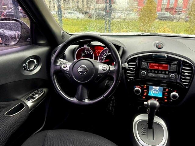 Белый Ниссан Жук, объемом двигателя 1.6 л и пробегом 175 тыс. км за 9500 $, фото 16 на Automoto.ua