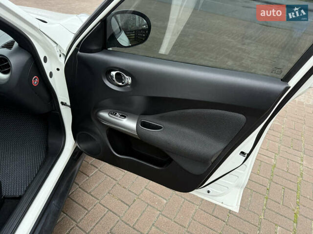 Белый Ниссан Жук, объемом двигателя 1.6 л и пробегом 106 тыс. км за 10400 $, фото 24 на Automoto.ua