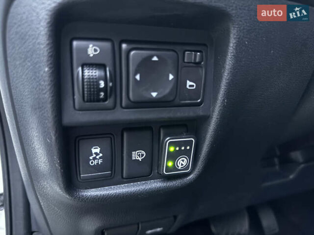 Белый Ниссан Жук, объемом двигателя 1.6 л и пробегом 133 тыс. км за 9800 $, фото 13 на Automoto.ua