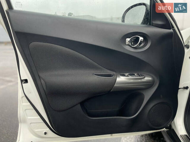 Белый Ниссан Жук, объемом двигателя 1.6 л и пробегом 120 тыс. км за 10600 $, фото 5 на Automoto.ua