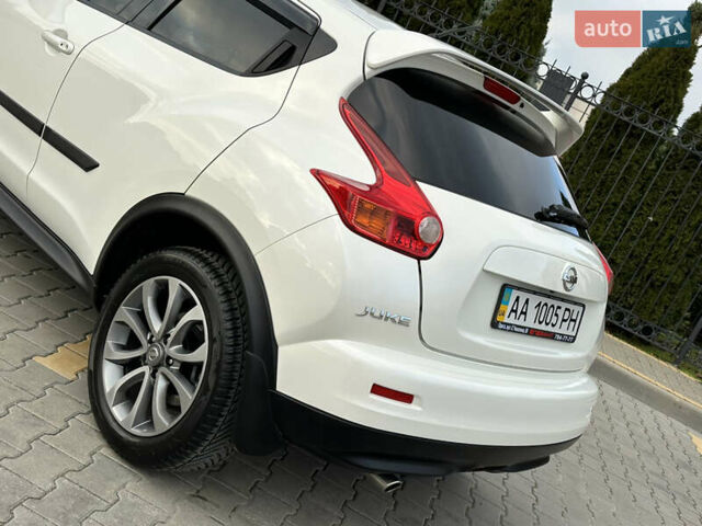 Белый Ниссан Жук, объемом двигателя 1.6 л и пробегом 86 тыс. км за 12700 $, фото 2 на Automoto.ua