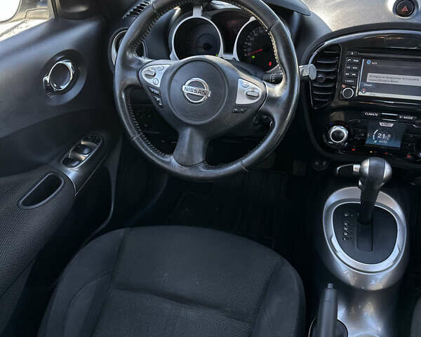 Белый Ниссан Жук, объемом двигателя 1.6 л и пробегом 190 тыс. км за 8500 $, фото 5 на Automoto.ua