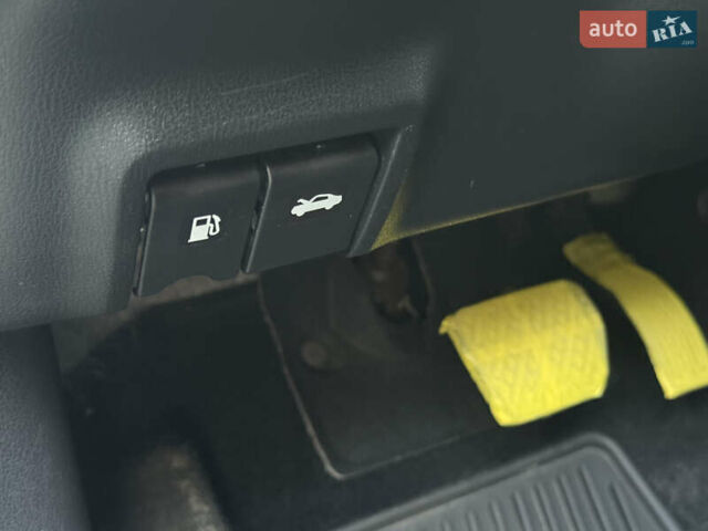 Белый Ниссан Жук, объемом двигателя 1.6 л и пробегом 137 тыс. км за 9600 $, фото 50 на Automoto.ua