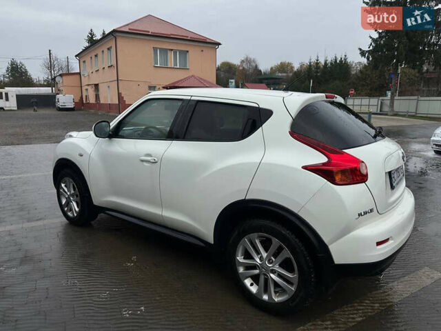 Белый Ниссан Жук, объемом двигателя 1.6 л и пробегом 136 тыс. км за 10500 $, фото 3 на Automoto.ua