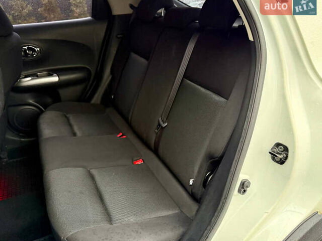 Белый Ниссан Жук, объемом двигателя 1.6 л и пробегом 175 тыс. км за 9500 $, фото 17 на Automoto.ua