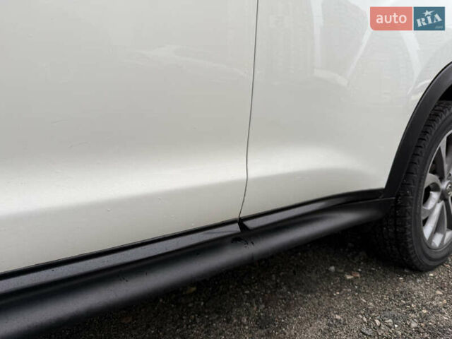 Белый Ниссан Жук, объемом двигателя 1.6 л и пробегом 106 тыс. км за 10400 $, фото 9 на Automoto.ua