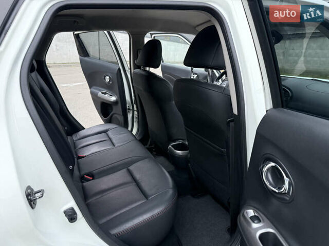 Белый Ниссан Жук, объемом двигателя 1.6 л и пробегом 64 тыс. км за 12700 $, фото 17 на Automoto.ua