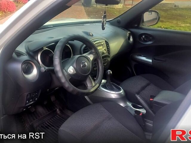 Белый Ниссан Жук, объемом двигателя 1.6 л и пробегом 135 тыс. км за 8150 $, фото 5 на Automoto.ua