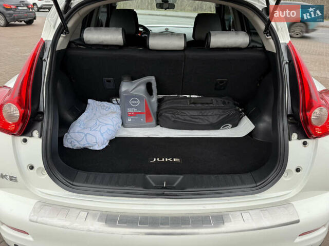 Белый Ниссан Жук, объемом двигателя 1.6 л и пробегом 106 тыс. км за 10400 $, фото 33 на Automoto.ua