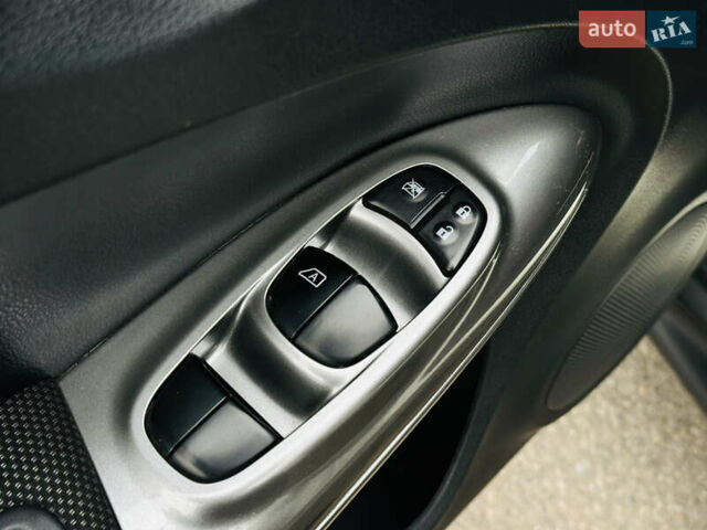 Белый Ниссан Жук, объемом двигателя 1.57 л и пробегом 106 тыс. км за 11500 $, фото 25 на Automoto.ua