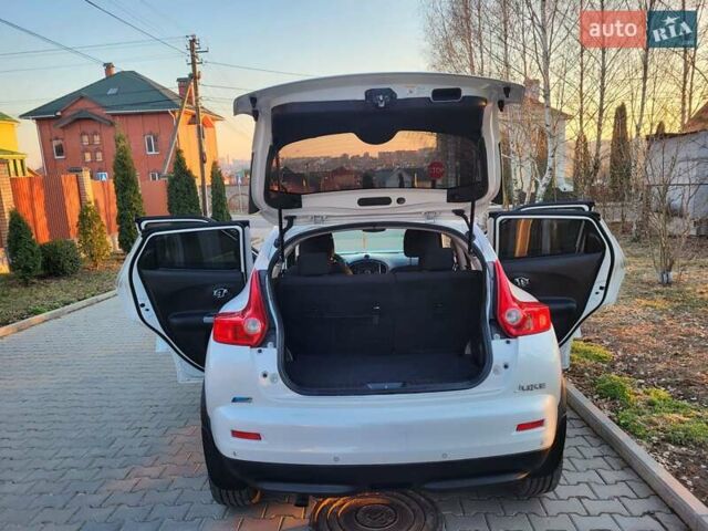 Белый Ниссан Жук, объемом двигателя 1.62 л и пробегом 188 тыс. км за 10500 $, фото 115 на Automoto.ua