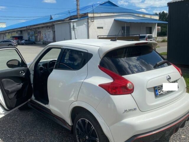 Белый Ниссан Жук, объемом двигателя 1.6 л и пробегом 150 тыс. км за 10900 $, фото 3 на Automoto.ua