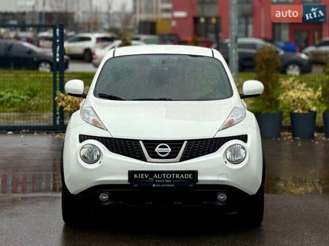 Белый Ниссан Жук, объемом двигателя 1.6 л и пробегом 175 тыс. км за 9500 $, фото 3 на Automoto.ua