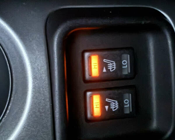 Белый Ниссан Жук, объемом двигателя 1.6 л и пробегом 133 тыс. км за 9800 $, фото 14 на Automoto.ua