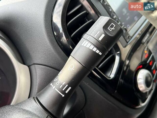 Белый Ниссан Жук, объемом двигателя 1.6 л и пробегом 152 тыс. км за 10200 $, фото 18 на Automoto.ua