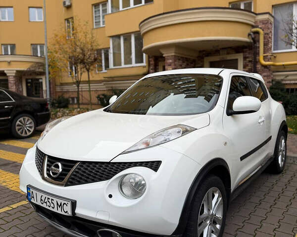 Белый Ниссан Жук, объемом двигателя 1.6 л и пробегом 130 тыс. км за 11600 $, фото 2 на Automoto.ua