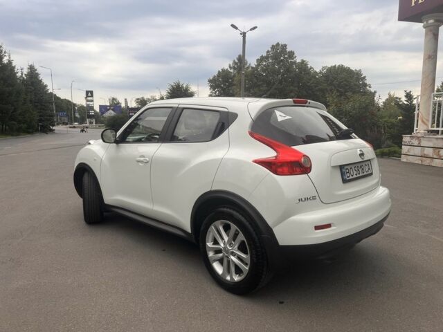 Белый Ниссан Жук, объемом двигателя 1.6 л и пробегом 144 тыс. км за 9000 $, фото 1 на Automoto.ua