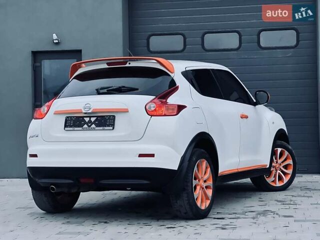 Белый Ниссан Жук, объемом двигателя 1.6 л и пробегом 107 тыс. км за 8999 $, фото 10 на Automoto.ua