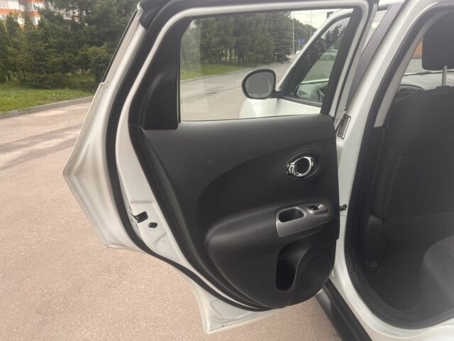 Белый Ниссан Жук, объемом двигателя 1.6 л и пробегом 144 тыс. км за 9000 $, фото 10 на Automoto.ua