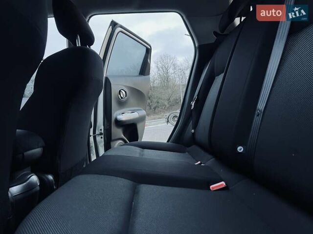 Белый Ниссан Жук, объемом двигателя 1.6 л и пробегом 107 тыс. км за 8999 $, фото 28 на Automoto.ua