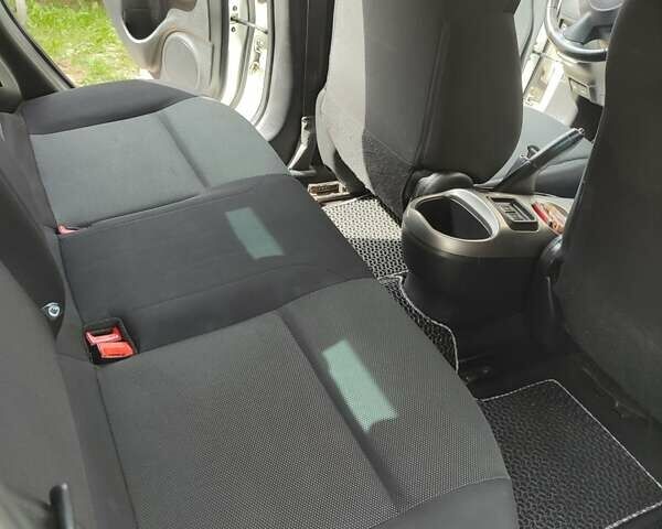 Белый Ниссан Жук, объемом двигателя 1.6 л и пробегом 158 тыс. км за 12300 $, фото 15 на Automoto.ua