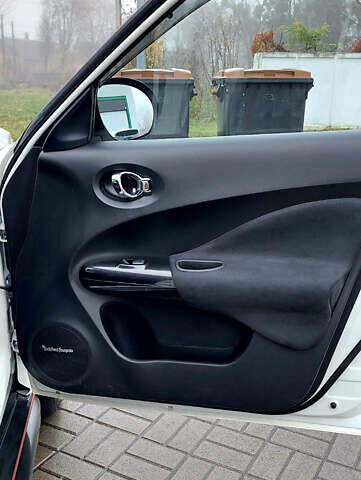 Белый Ниссан Жук, объемом двигателя 1.62 л и пробегом 180 тыс. км за 12500 $, фото 8 на Automoto.ua