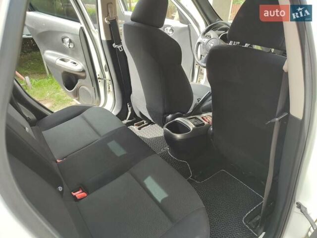 Белый Ниссан Жук, объемом двигателя 1.6 л и пробегом 158 тыс. км за 12300 $, фото 16 на Automoto.ua