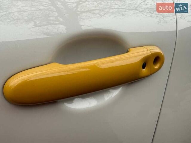 Белый Ниссан Жук, объемом двигателя 1.6 л и пробегом 106 тыс. км за 10700 $, фото 18 на Automoto.ua