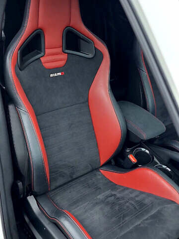 Белый Ниссан Жук, объемом двигателя 1.62 л и пробегом 180 тыс. км за 12500 $, фото 4 на Automoto.ua