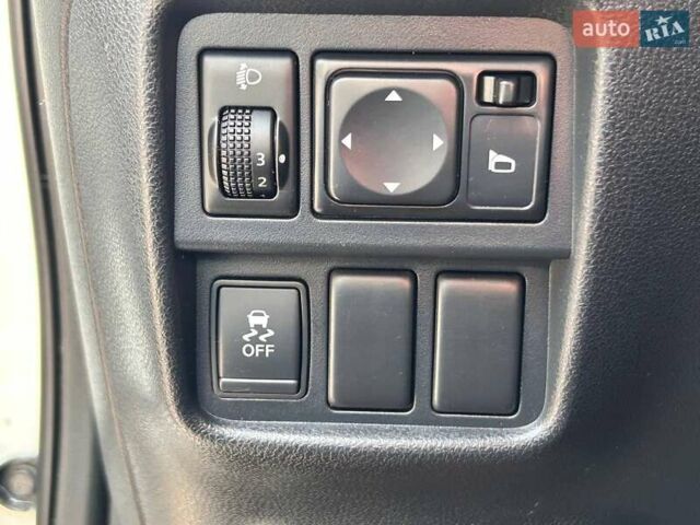 Белый Ниссан Жук, объемом двигателя 1.6 л и пробегом 152 тыс. км за 10200 $, фото 15 на Automoto.ua